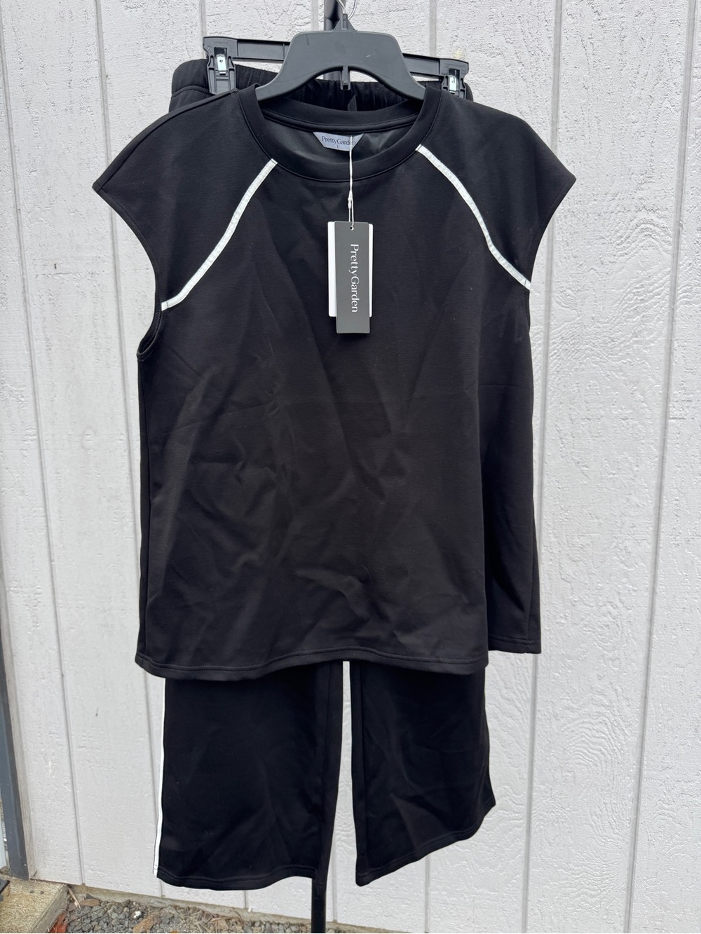 Women’s Black Wide-Leg Lounge Pants & Top Set - Casual Athletic Style - Picture 3 of 6
